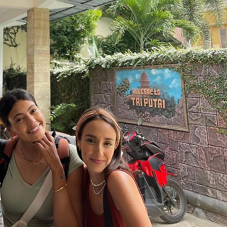 Tri Putri Homestay Kuta  Kültér fotó