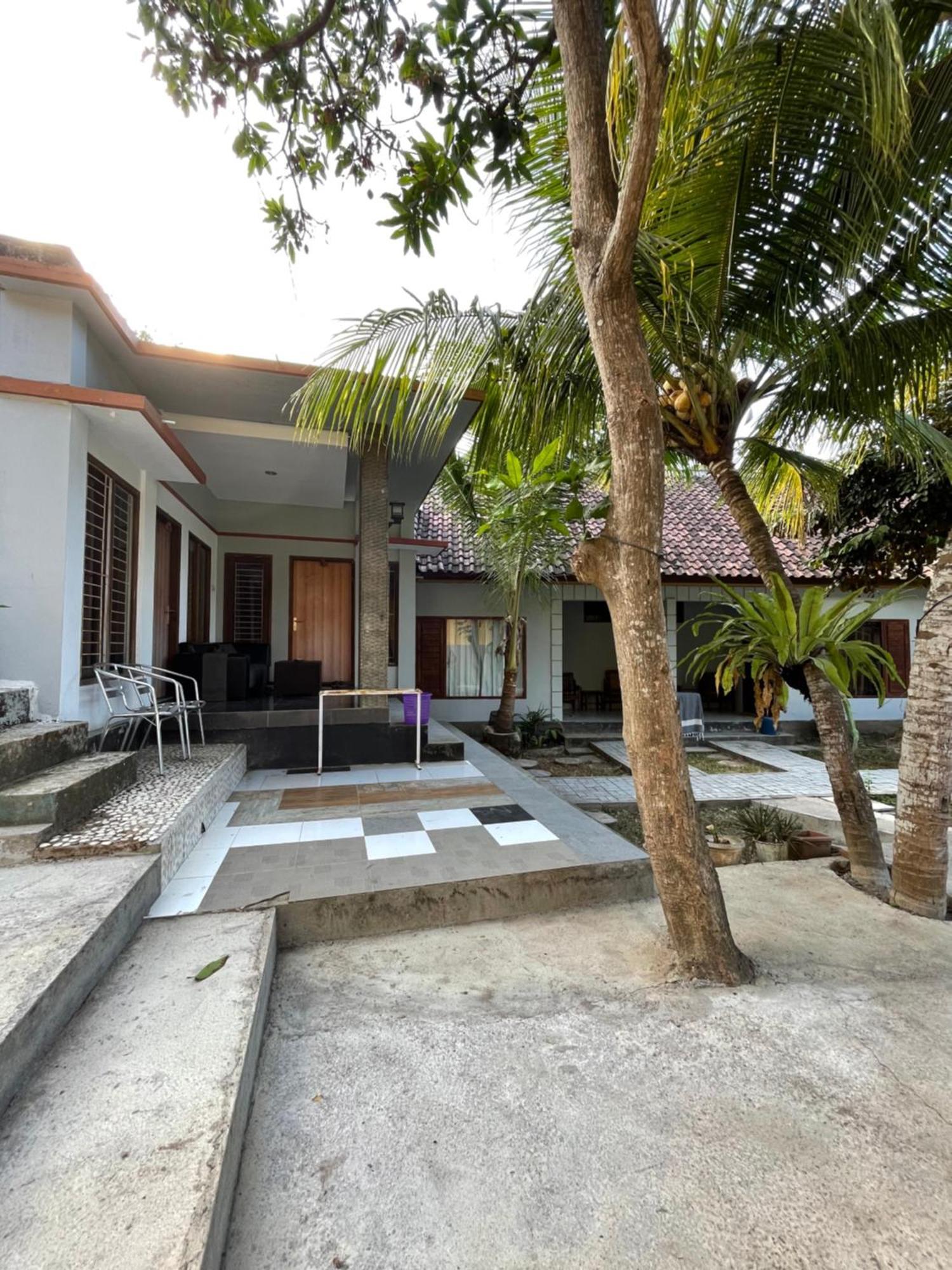 Tri Putri Homestay Kuta  Kültér fotó
