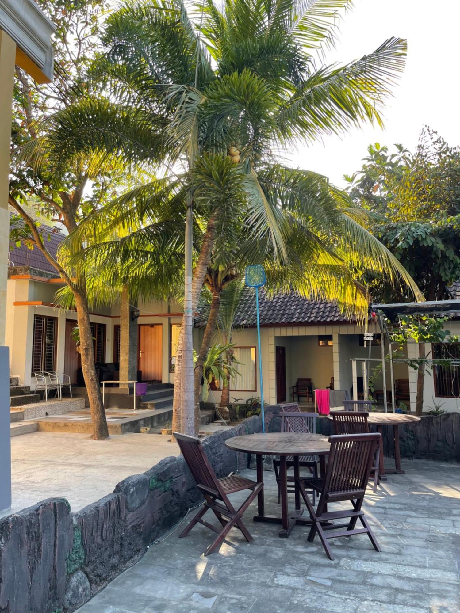 Tri Putri Homestay Kuta  Kültér fotó