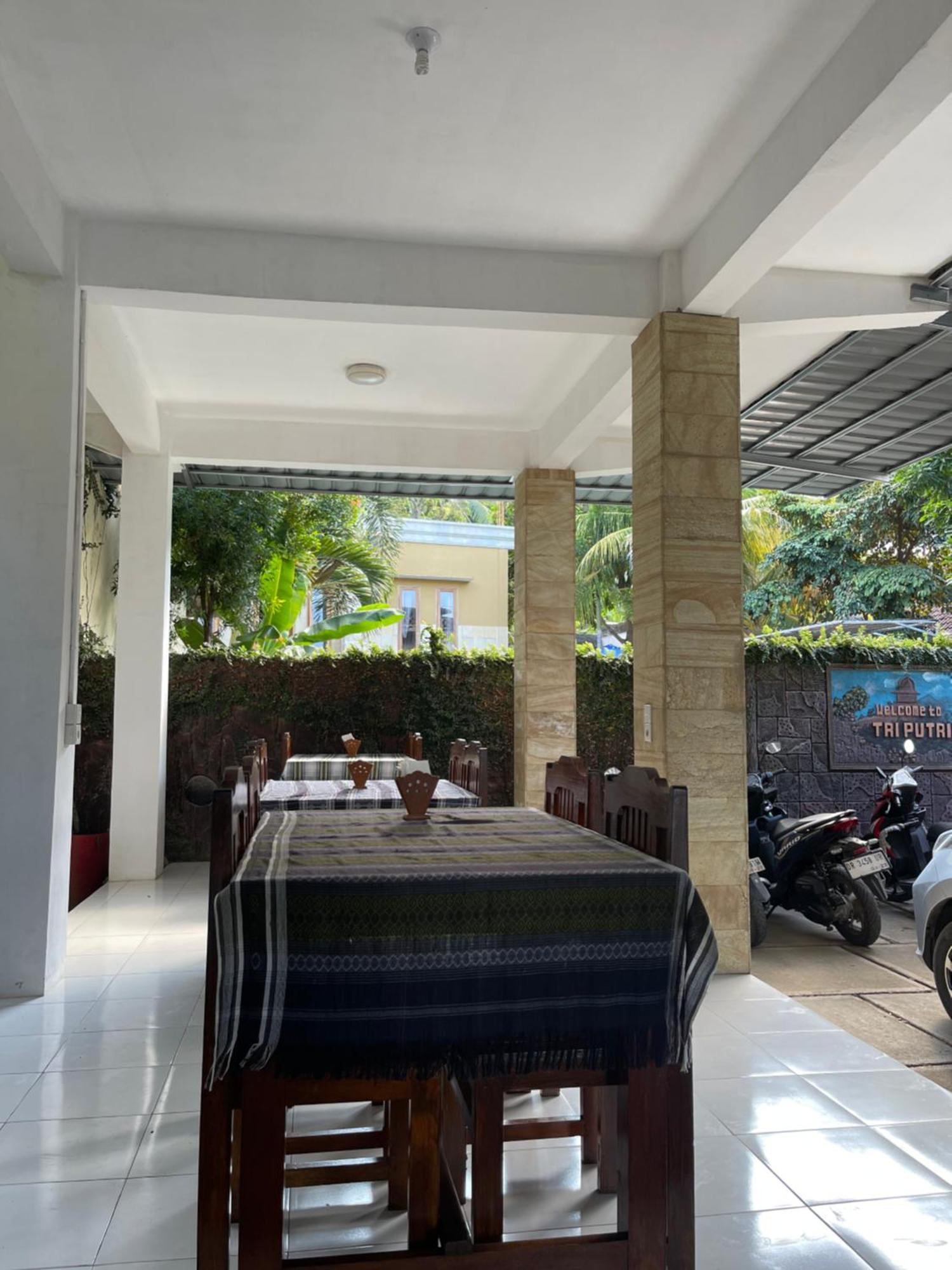 Tri Putri Homestay Kuta  Kültér fotó