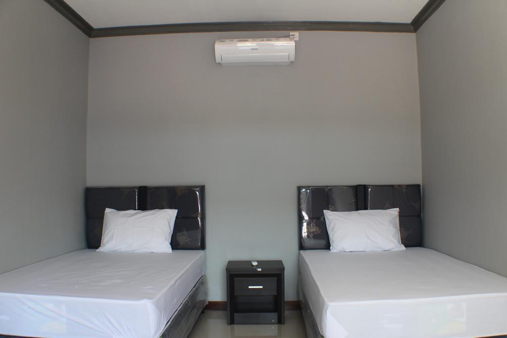 Tri Putri Homestay Kuta  Kültér fotó