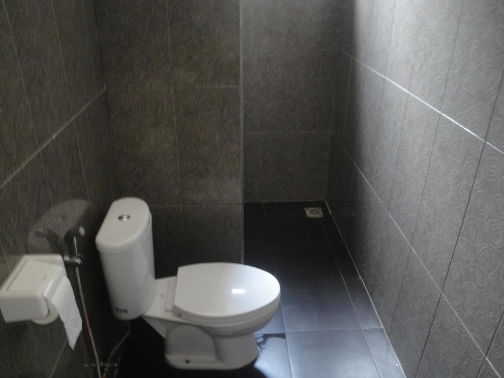 Tri Putri Homestay Kuta  Kültér fotó