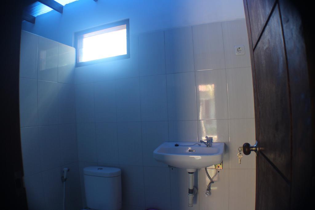 Tri Putri Homestay Kuta  Kültér fotó