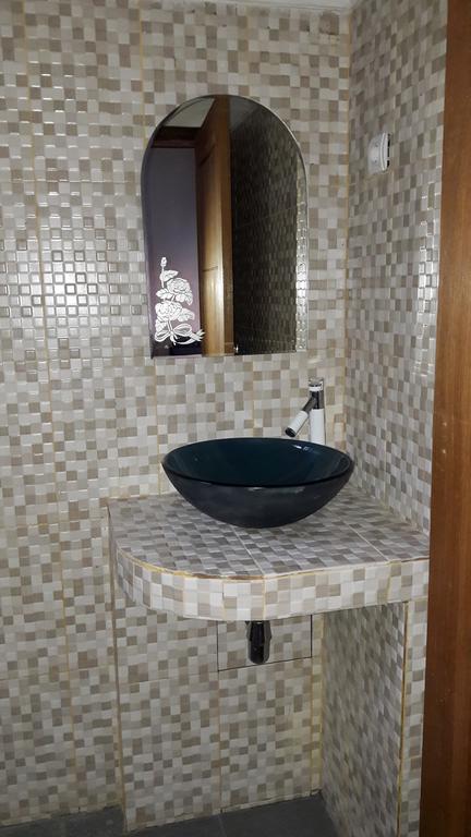 Tri Putri Homestay Kuta  Kültér fotó