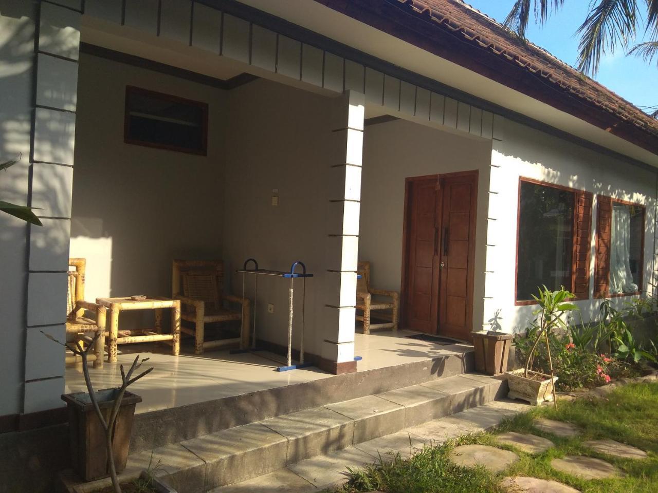 Tri Putri Homestay Kuta  Kültér fotó
