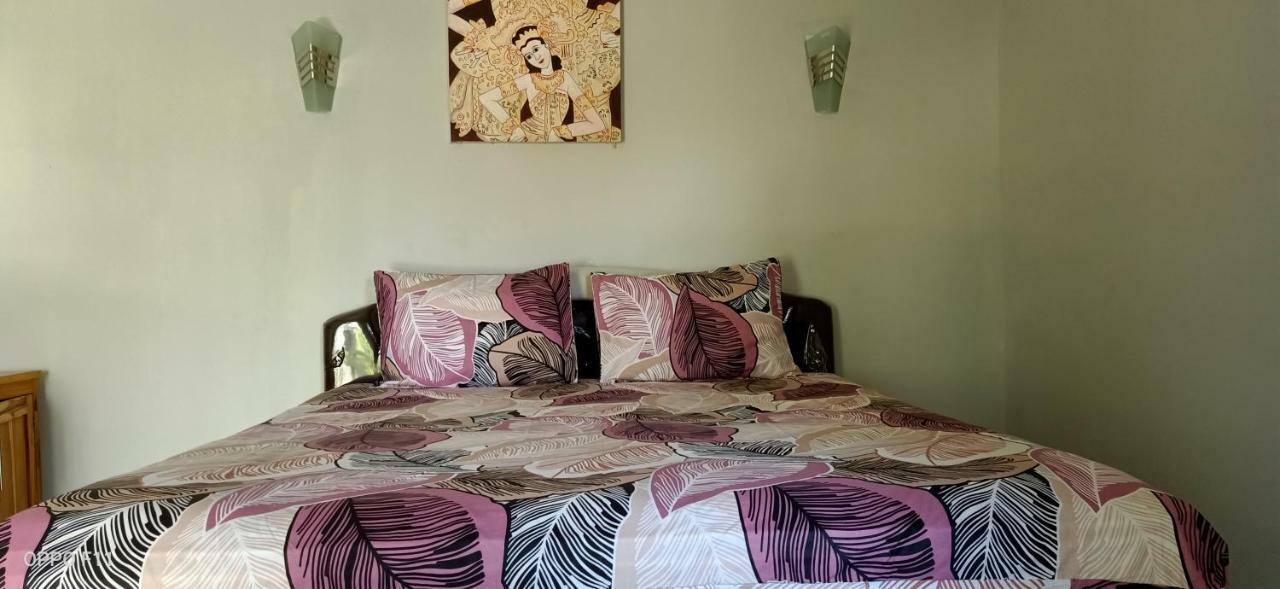 Tri Putri Homestay Kuta  Kültér fotó