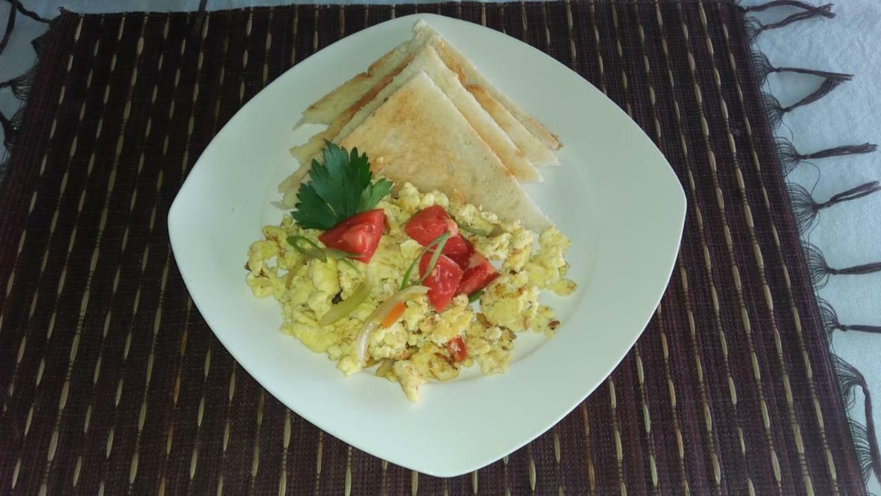 Tri Putri Homestay Kuta  Kültér fotó