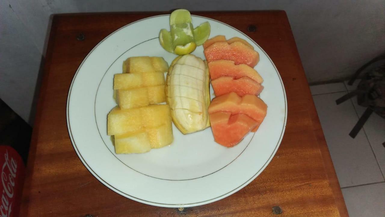 Tri Putri Homestay Kuta  Kültér fotó
