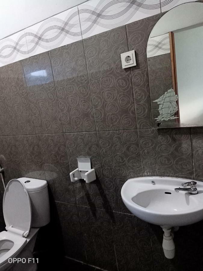 Tri Putri Homestay Kuta  Kültér fotó